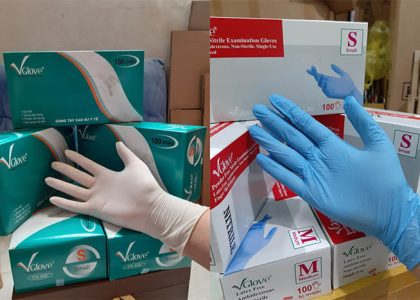 Cửa hàng bán lẻ vật tư y tế, đồ bảo hộ là nơi có nhiều loại găng tay y tế, đa dạng về thương hiệu, kích thước, màu sắc sản phẩm là đơn vị uy tín dành cho bạn nếu như không biết mua găng tay cao su ở đâu (Nguồn ảnh: Sưu tầm)