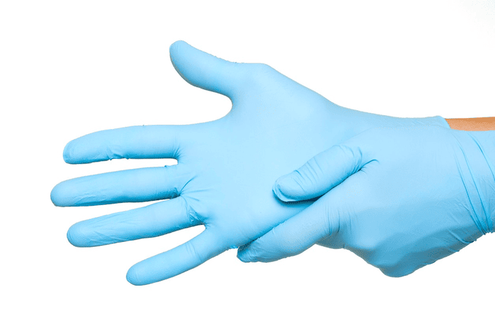 Găng tay y tế Nitrile là một trong các loại găng tay y tế sở hữu nhiều ưu điểm vượt trội nhất như không gây kích ứng, chống tĩnh điện, chống nước, chống dầu tốt