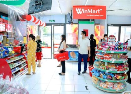 Bạn có thể tới Winmart để mua găng tay bảo hộ ở Hà Nội - đây là một trong những siêu thị gia dụng phổ biến chuyên cung cấp các loại găng tay bảo hộ sử dụng trong sinh hoạt (Ảnh: Sưu tầm)