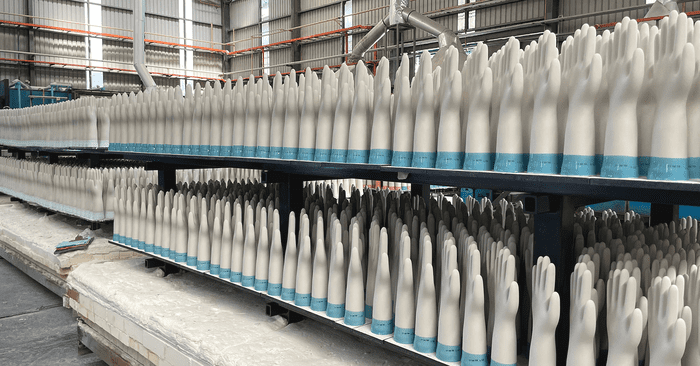 Sản xuất găng tay y tế có quy trình sản xuất khá phức tạp