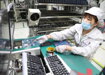 Lý Do Sản Xuất Linh Kiện Điện Tử Không Thể Thiếu Găng Tay Nitrile - 1