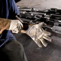 Mách Bạn Cách Sử Dụng Găng Tay Bảo Hộ Lao Động Đúng Cách
