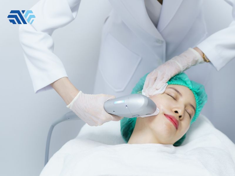 Găng tay y tế nào phù hợp cho trung tâm thẩm mỹ và spa? - Hình 1