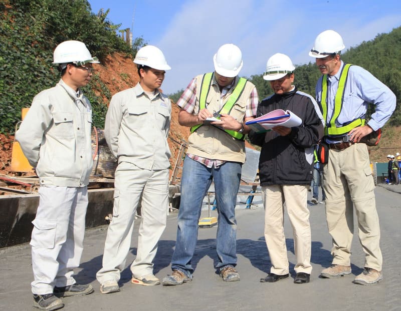 Tại sao nên đầu tư vào giày bảo hộ chất lượng cao cho công nhân - 4